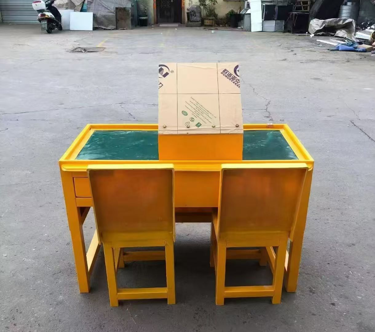 红毛镇防静电导通桌井下煤矿火工品发放桌：危险品流转的安全守护者